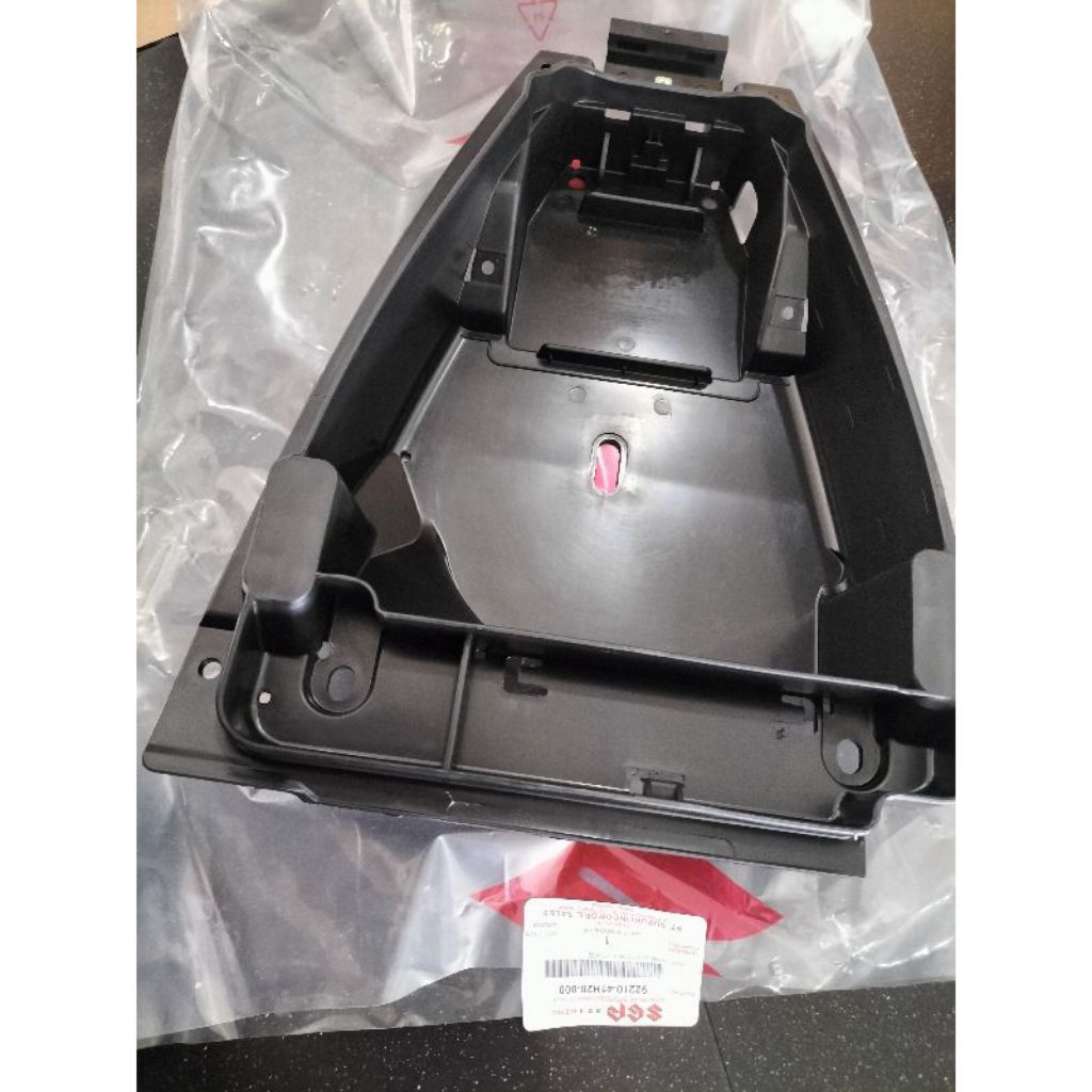 BOX BAGASI JOK SUZUKI SKYDRIVE 125 ORIGINAL SGP
