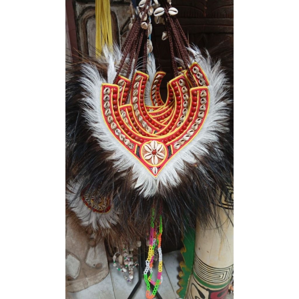 Kalung Papua, Kalung penutup dada|pakaian adat papua