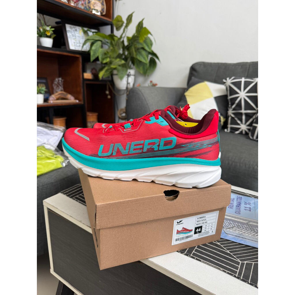 running shoes unerd size 44