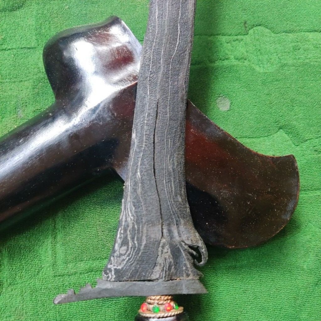 Keris Pamengkang Jagat ( Dhamar Murup )