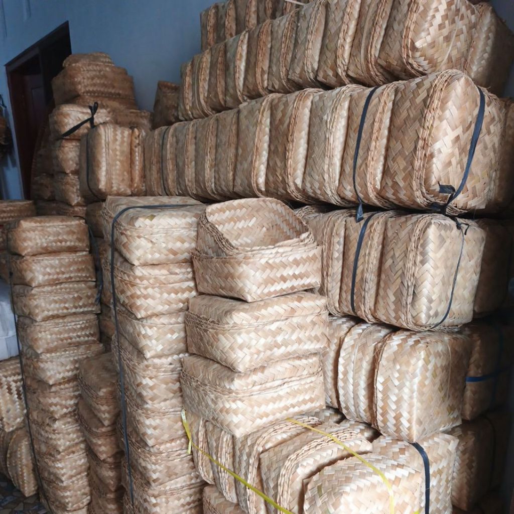 SEPASANG BESEK BAMBU BESEK ANYAMAN BAMBU KERANJANG SERBAGUNA BESEK SOUVENIR BESEK KURBAN BESEK BERKA