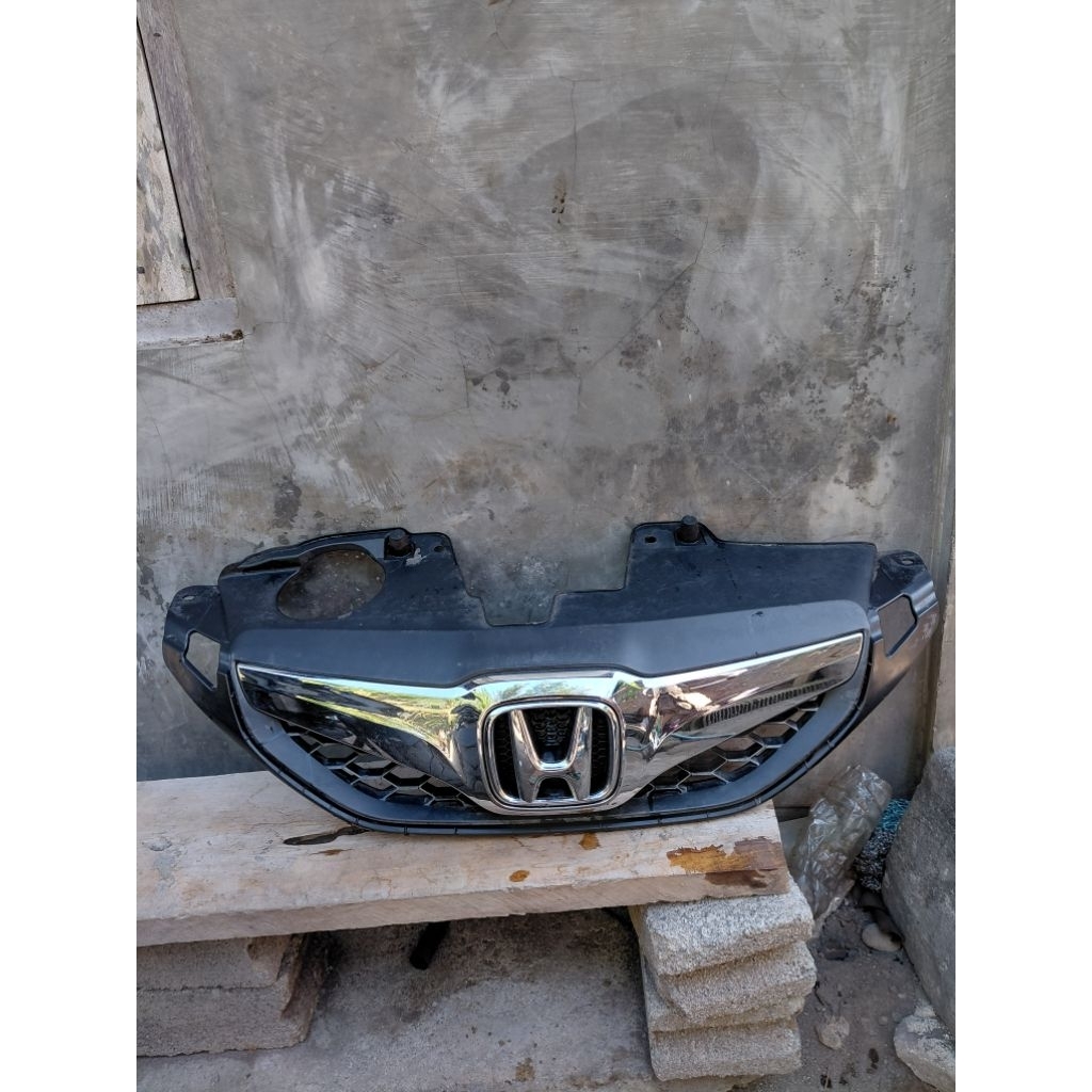grill depan brio 2014-2017