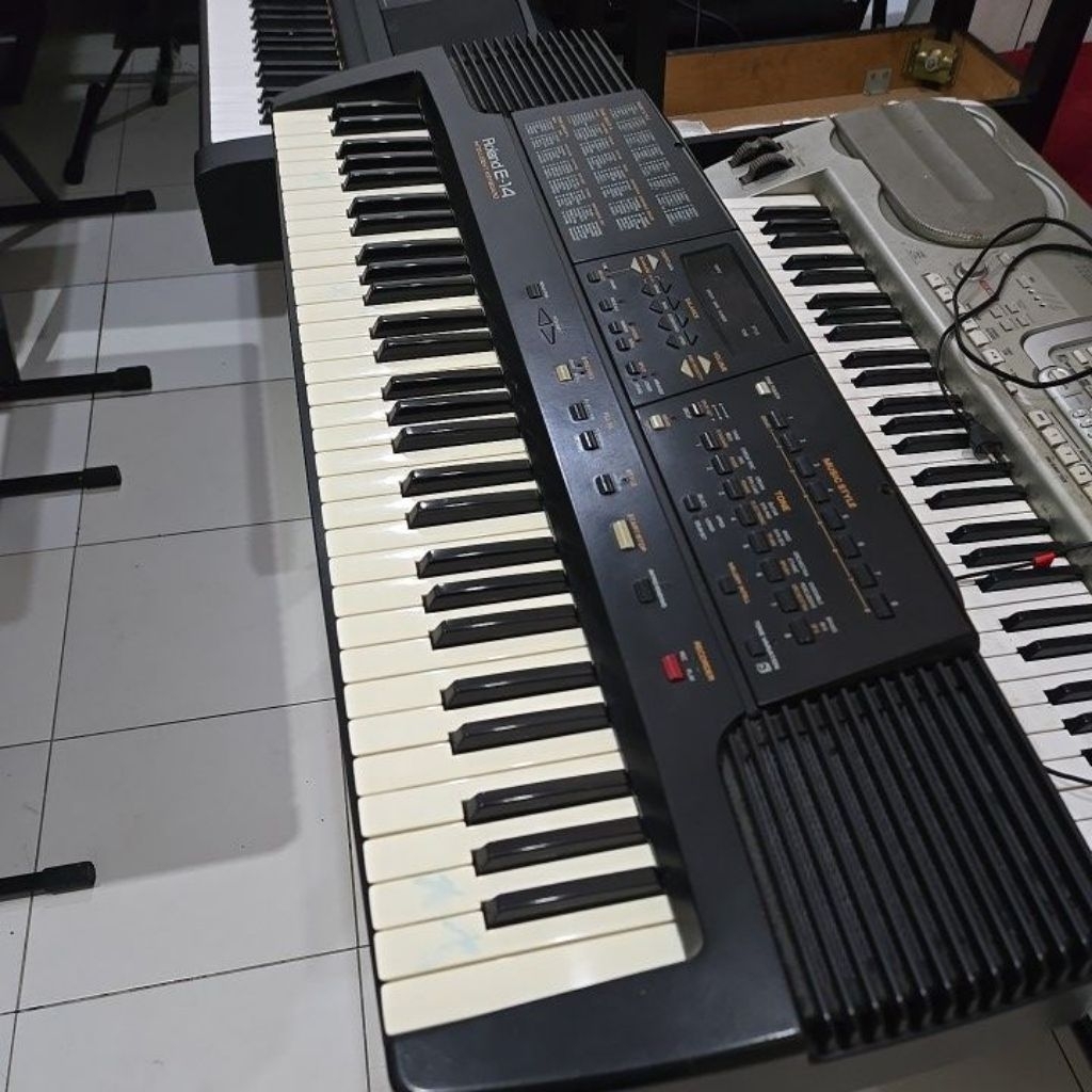 Roland E-14 Intelligent Keyboard / Roland E14 Intelligent Keyboard Arranger Second Mulus Rumahan