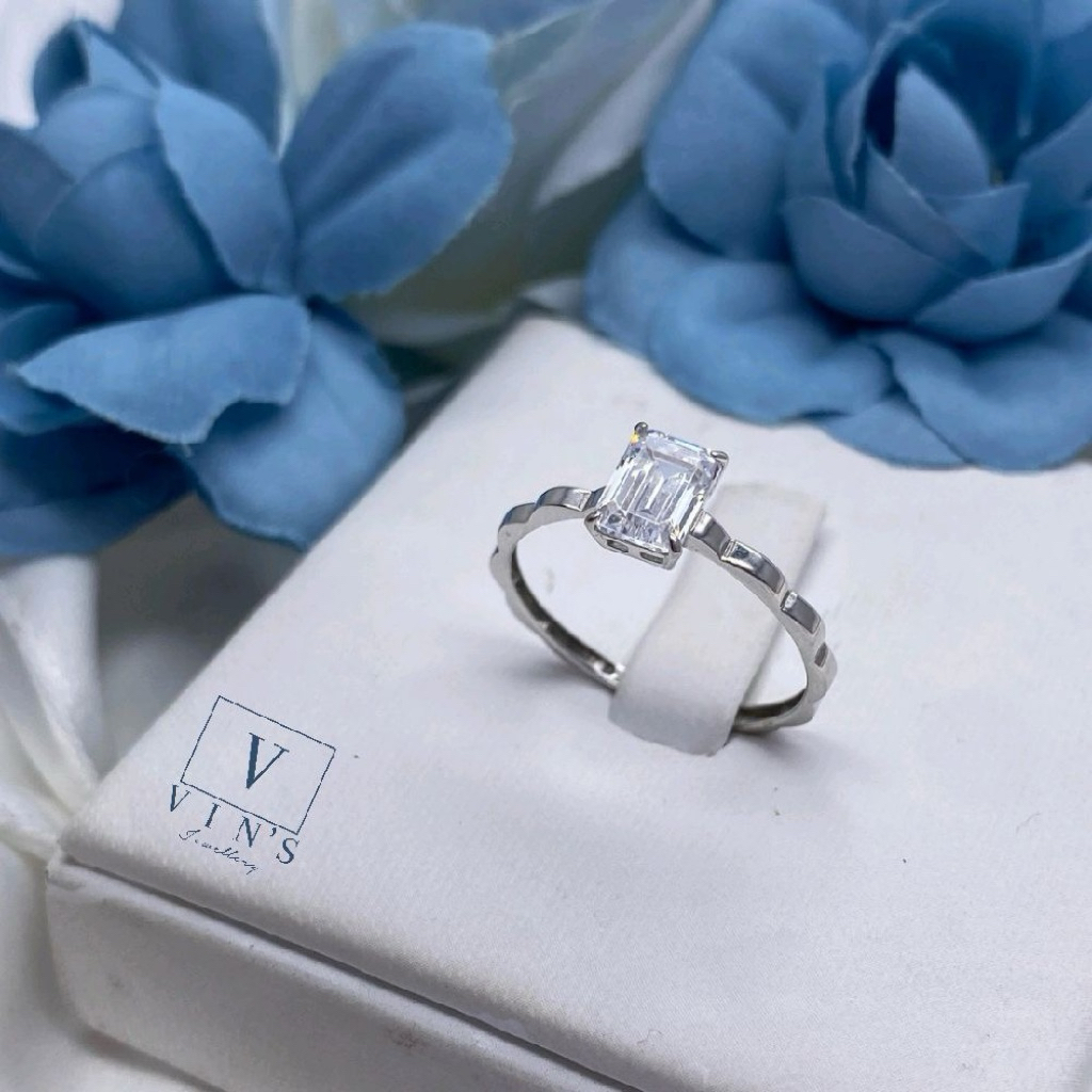 Cincin Emas putih Model Baguette