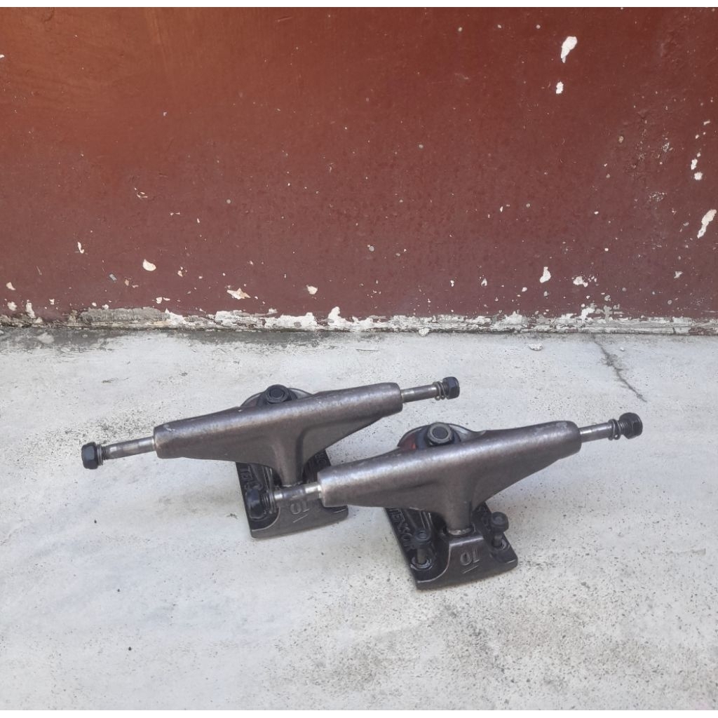 Skateboard Truck Tensor 10 Mag + boltnuts second / bekas
