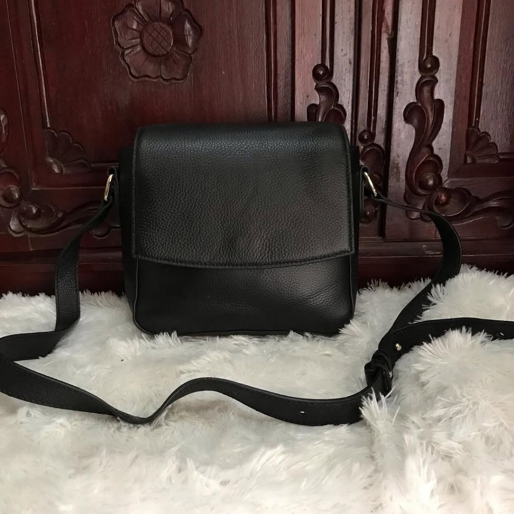 PRELOVED sling bag mini unisex wanita pria kulit asli second Della stella