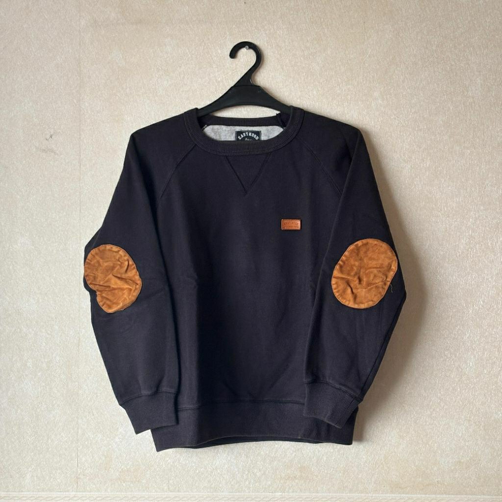 Sweater Easthood hitam size S