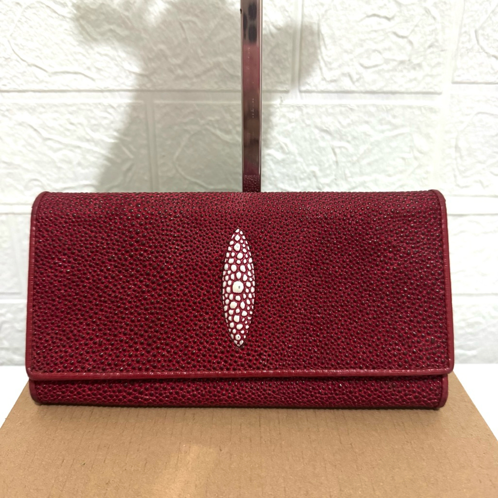 dompet panjang kulit pari. dompet kulit ikan pari. dompet prelop. maroon