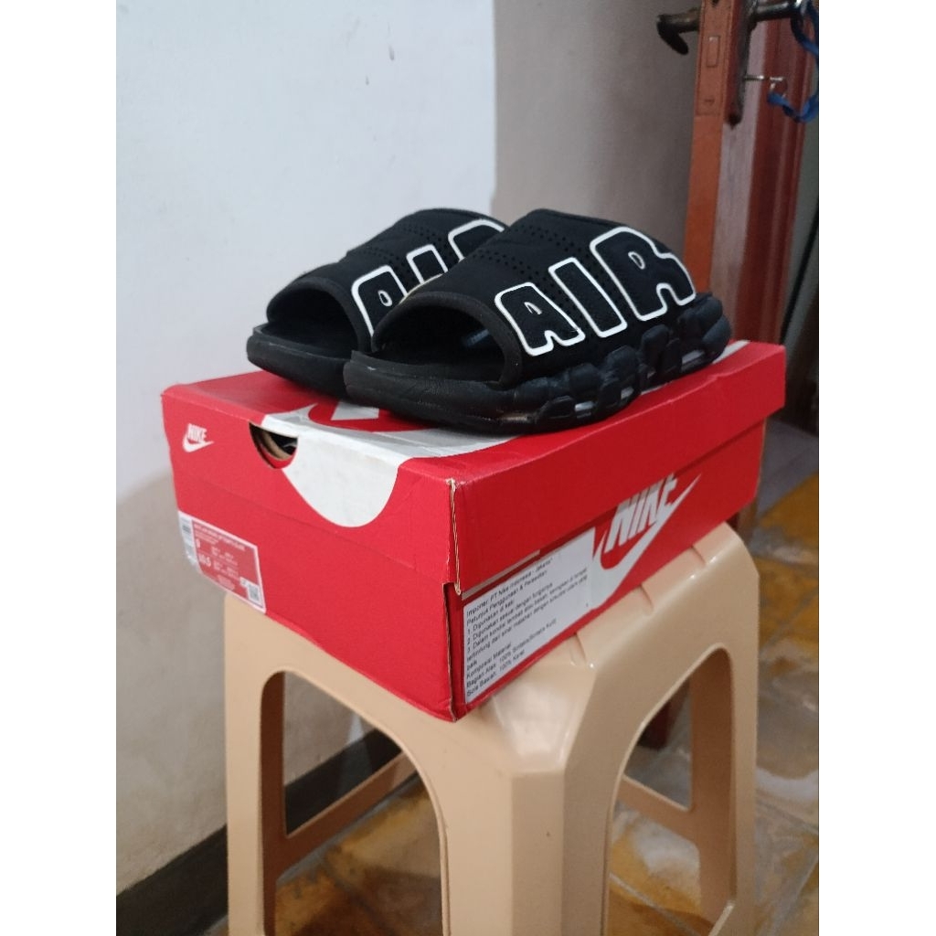 Nike Uptempo Slides