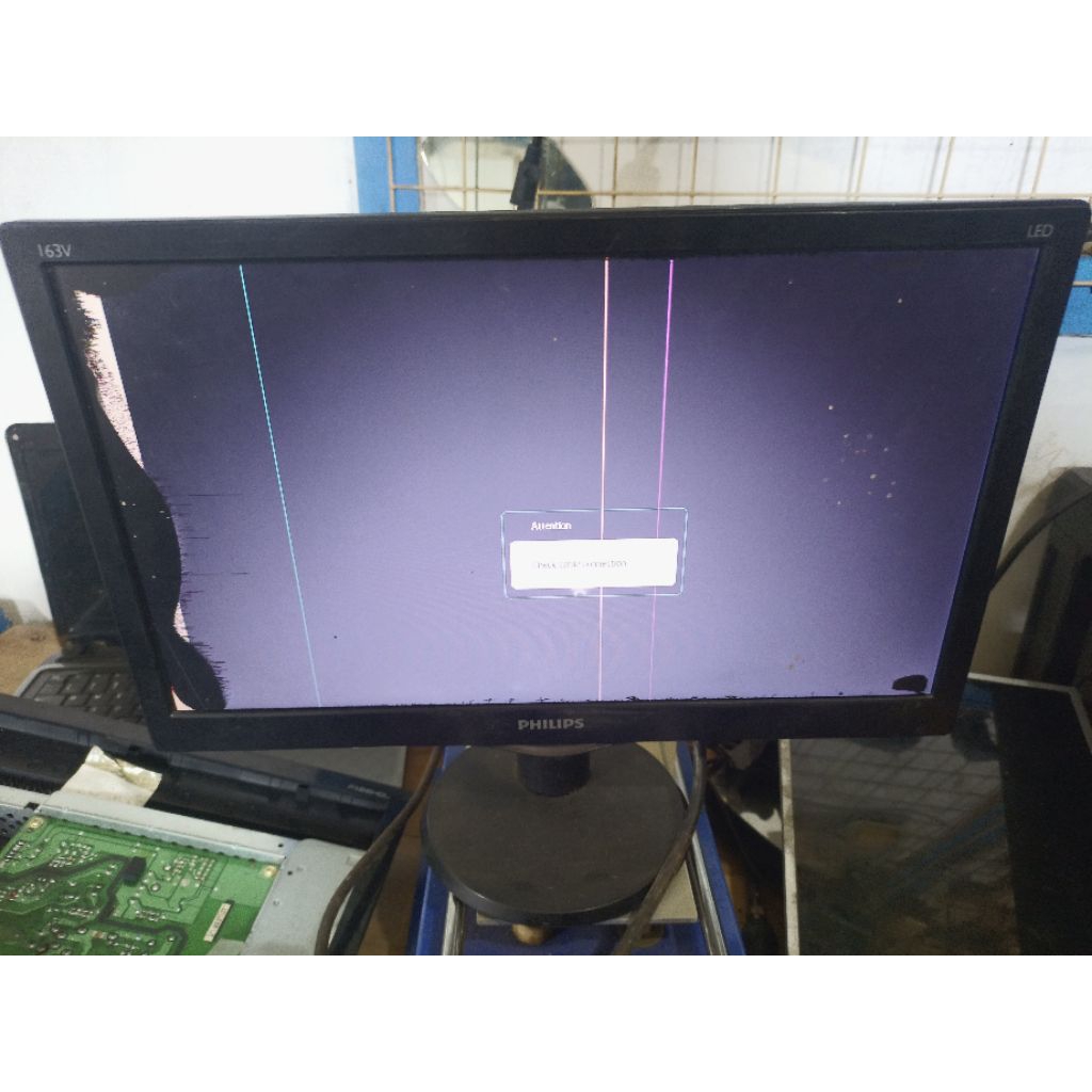 mesin monitor pc philips 16inc  minus pecah