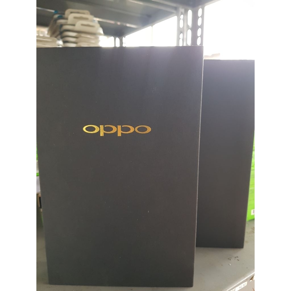 Special Gift From Oppo F3 Selfie Expert Reza Rahardian Limited Edition