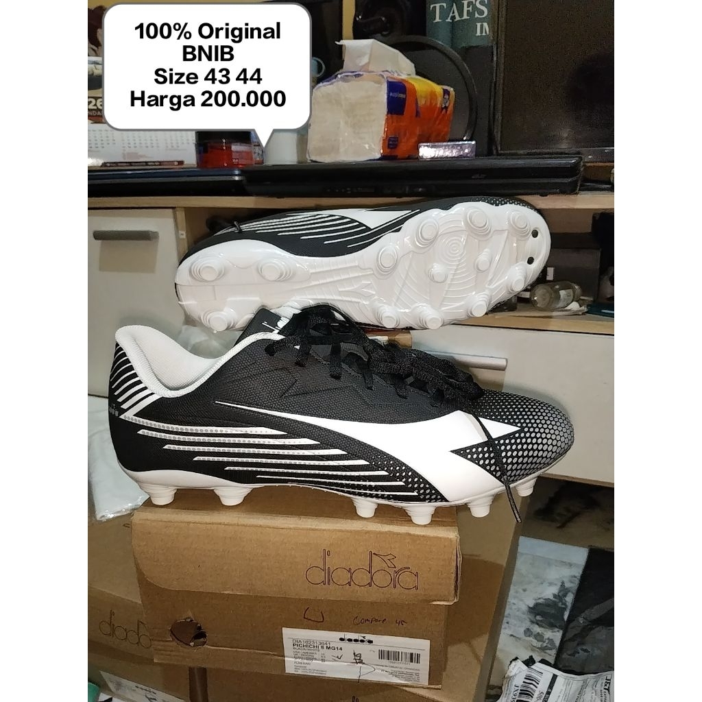 Sepatu Bola Diadora Original
