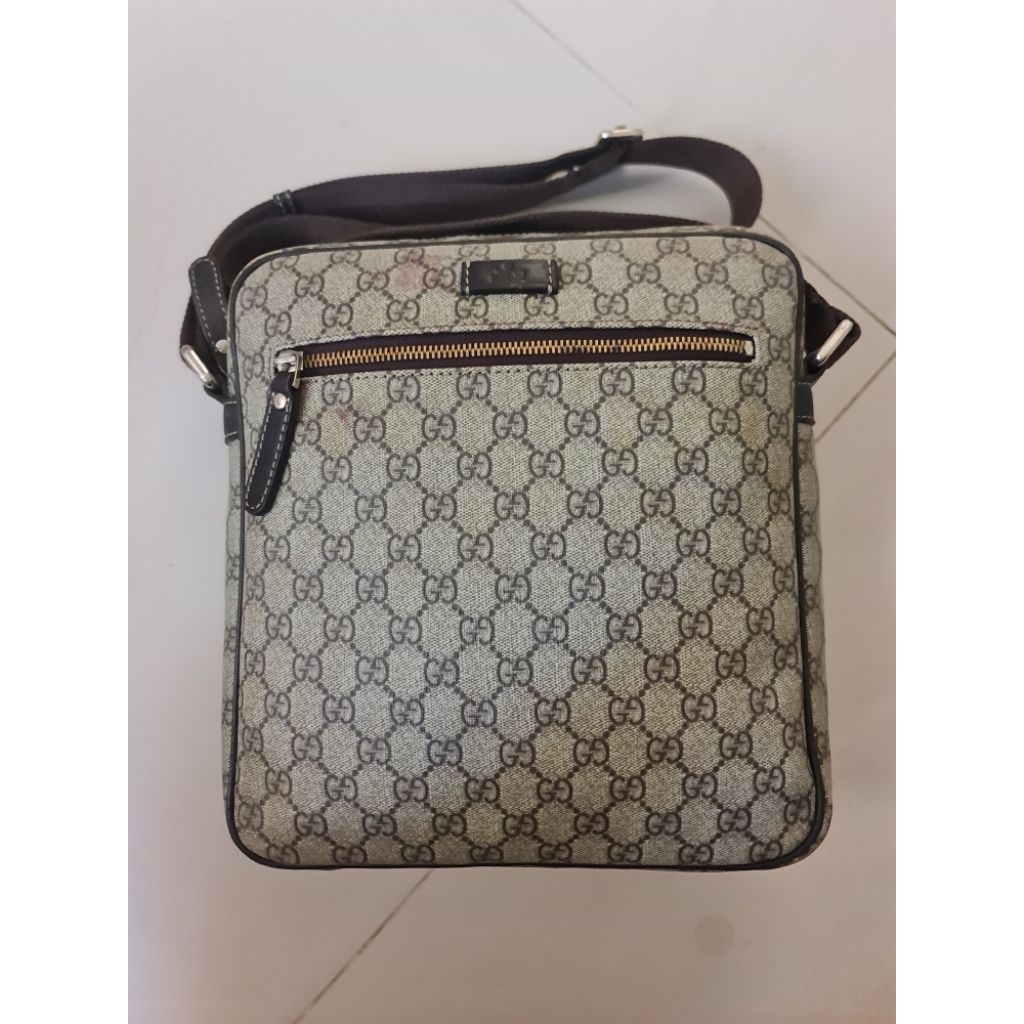 T153. Sling Bag Gucci GG Supreme Biege Brown Black Leather Canvas Preloved / Mantan / Bekas / Second