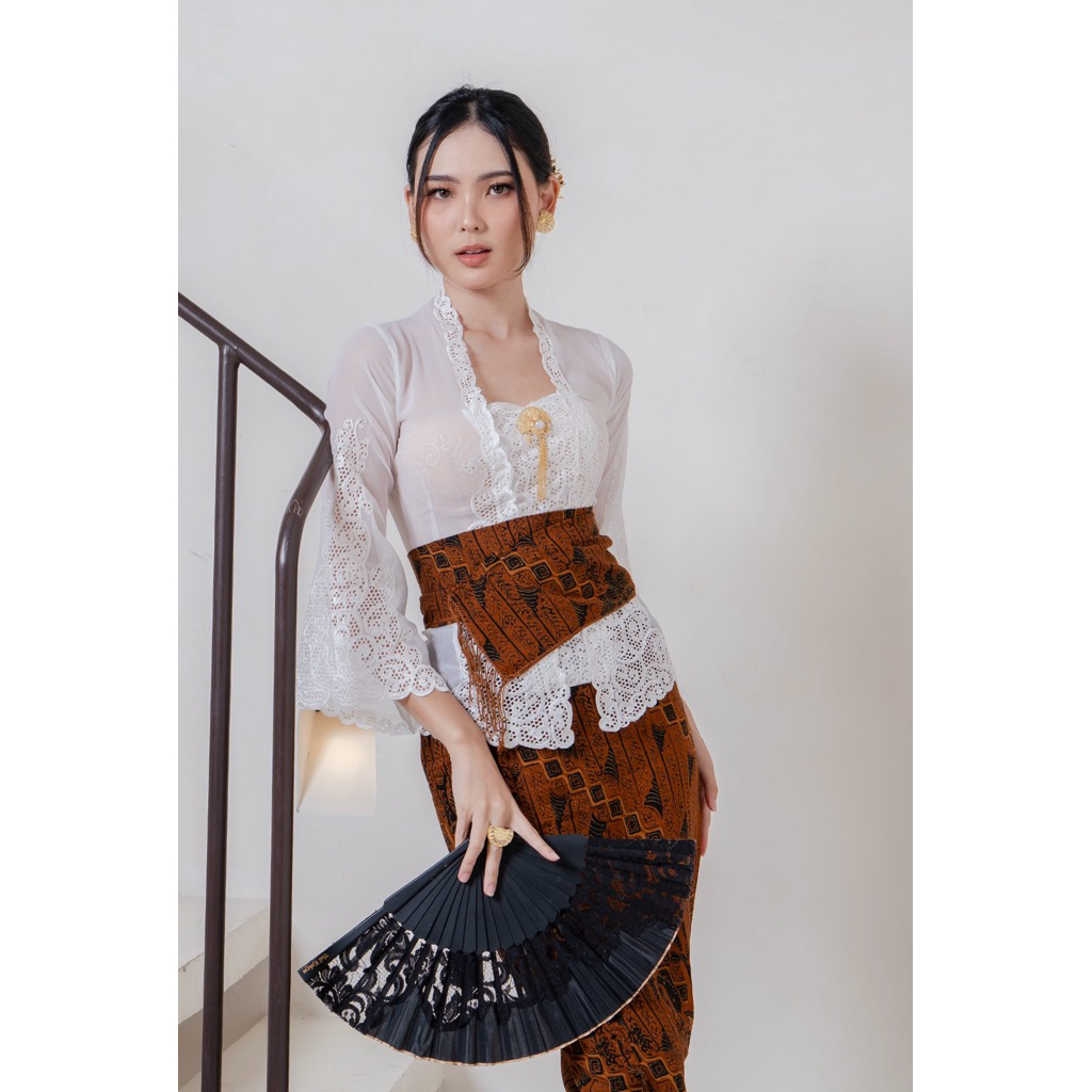 Kebaya Bordir Special putih by Yuli kebaya Bali