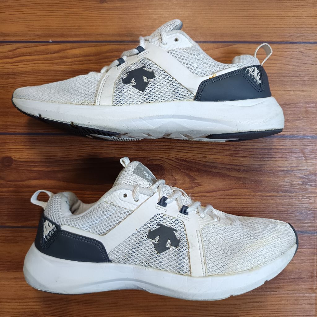 Sepatu Running Descente Second Original Putih size 40,5
