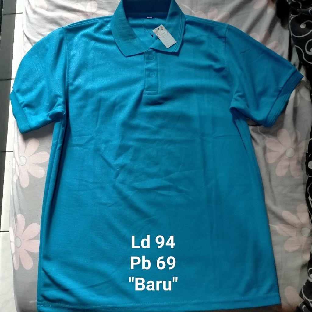 atasan kaos polo cowok biru baru size m