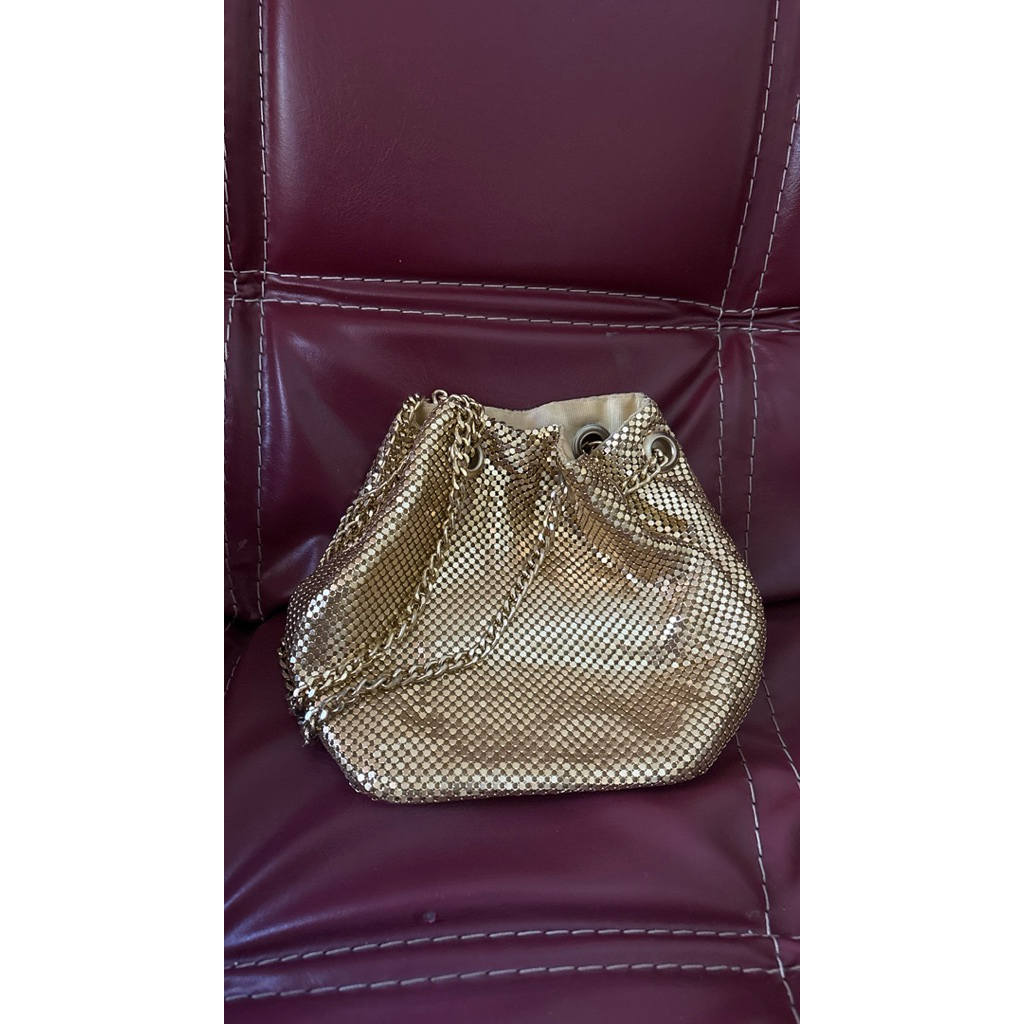 tas elizabeth pesta