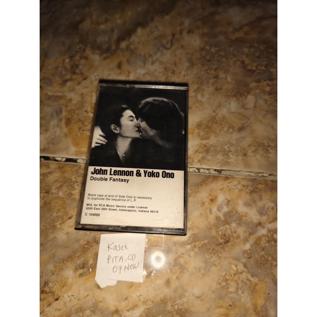 Kaset Pita John Lennon & Yoko Ono - Double Fantasy