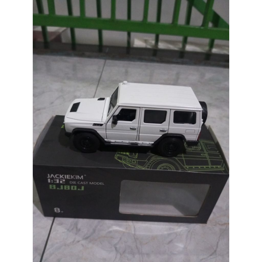 Jackiekim Diecast Miniatur Mobil 1:32