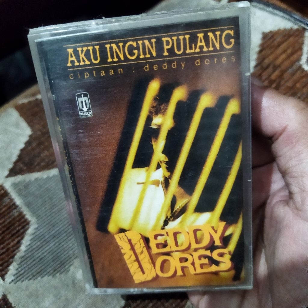 kaset pita deddy dores aku ingin pulang