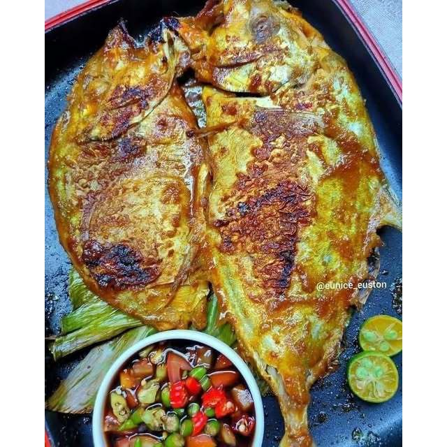 Ikan Bakar Kuwe Daging Segar Bumbu Rempah + Sambel ukuran 1kg