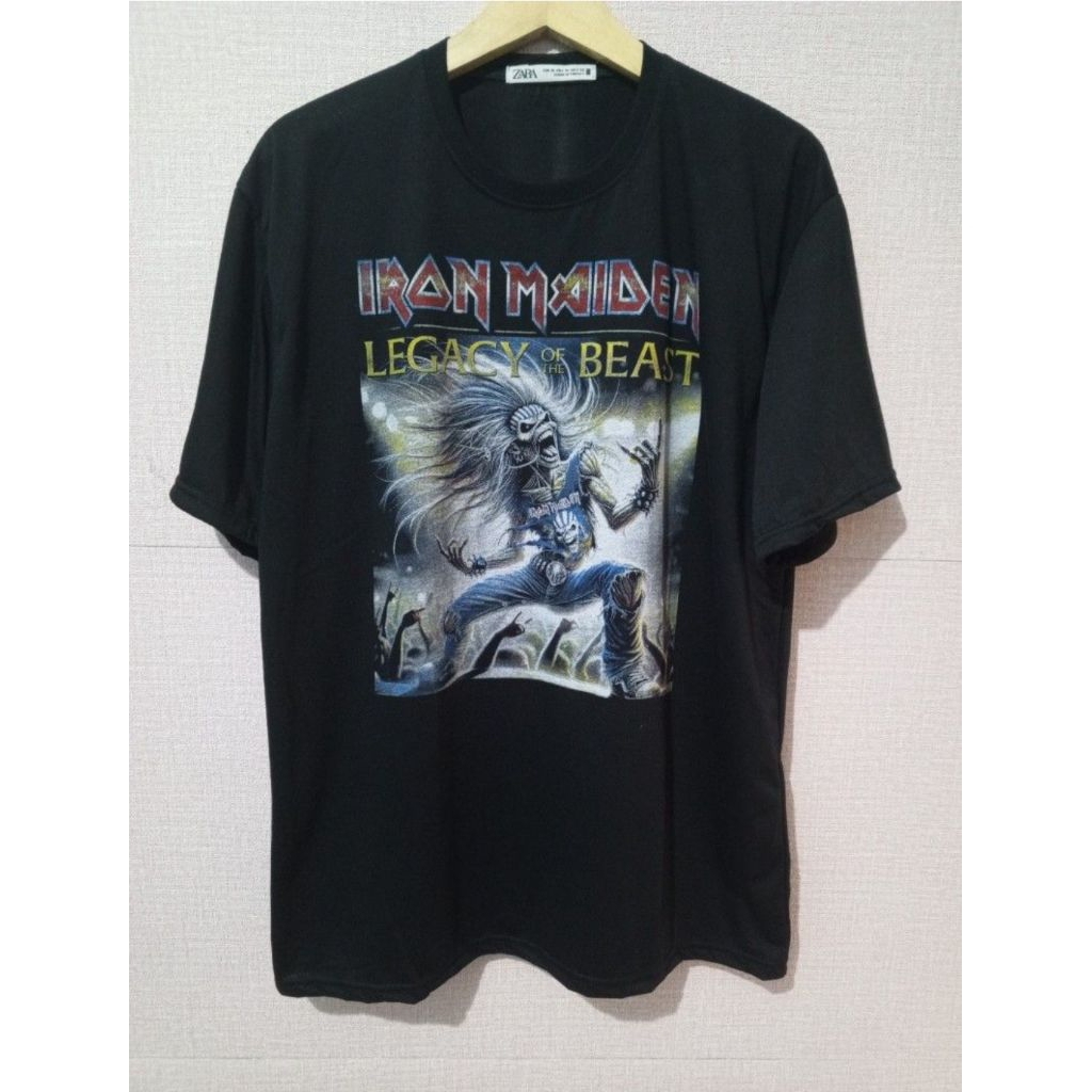 baju kaos lengan pendek vintage band iron Maiden by Zara size L fit XL second
