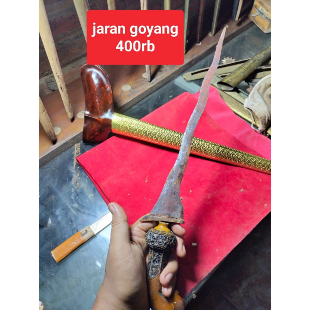 Keris jran Goyang Kuno Sepuh Warangka Gayaman Solo Pendok Bunton Emas