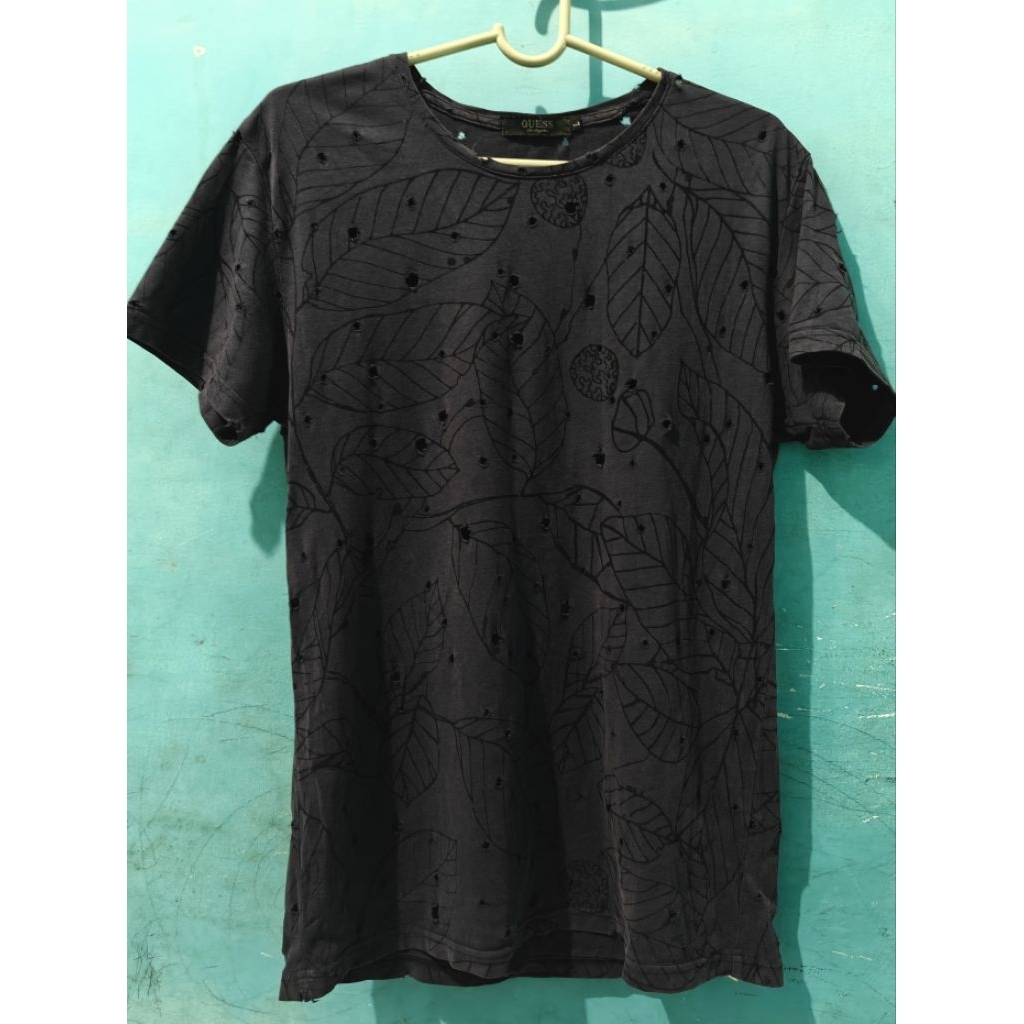 Second Guess Kaos Bolong Motif Daun
