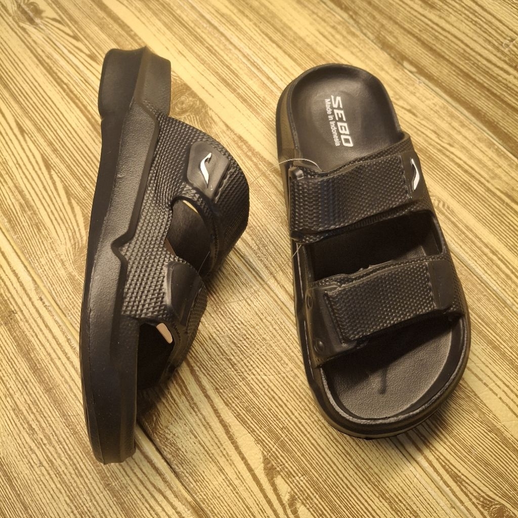 Sendal slip on pria Sebo