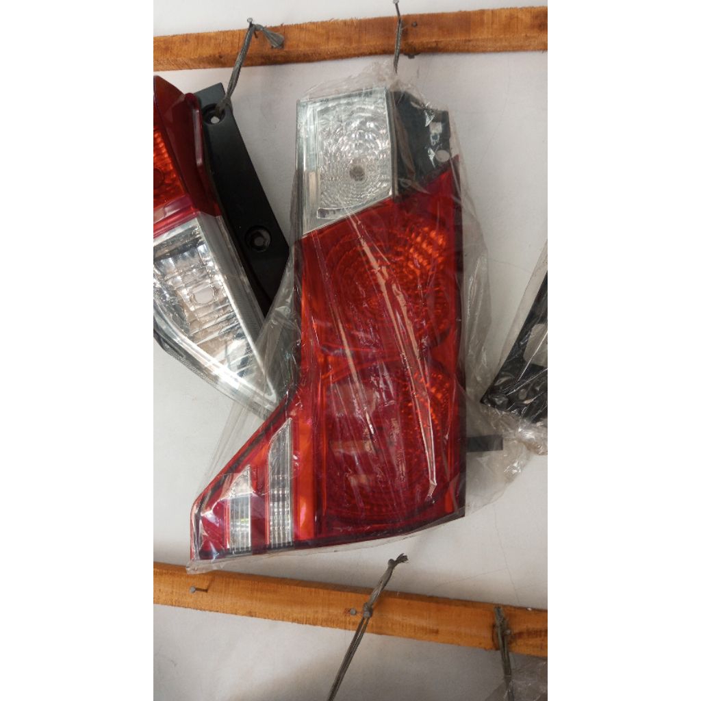 reflektor bagasi Alphard 2005