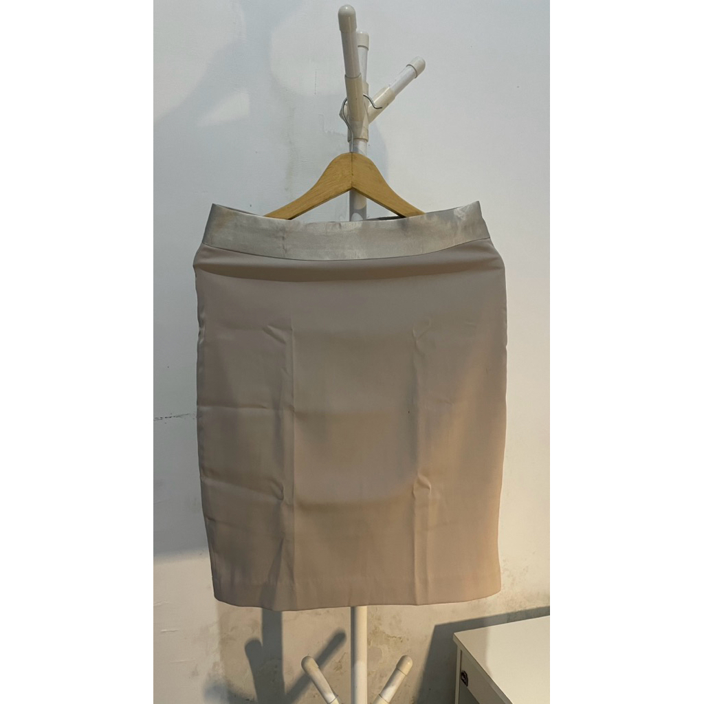 ROK PUTIH TULANG PRELOVED