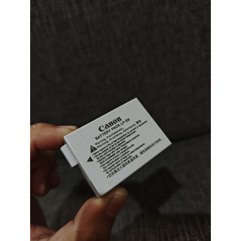 Batrai ORIGINAL CABUTAN baterai LP-E8 LP E8 CANON 550D 600D 650D 700D