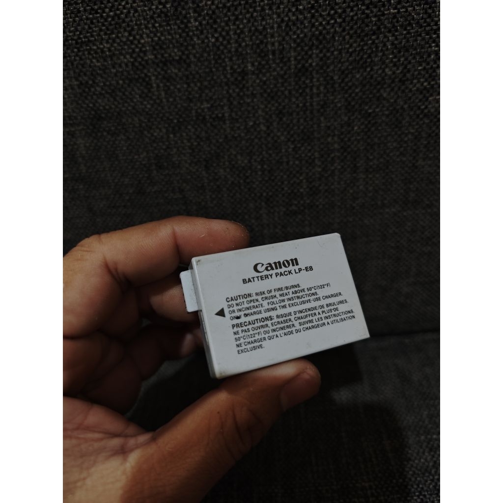 BATERAI BATRAI SECOND ORIGINAL LP-E8 LP E8 CANON 550D 600D 650D 700D