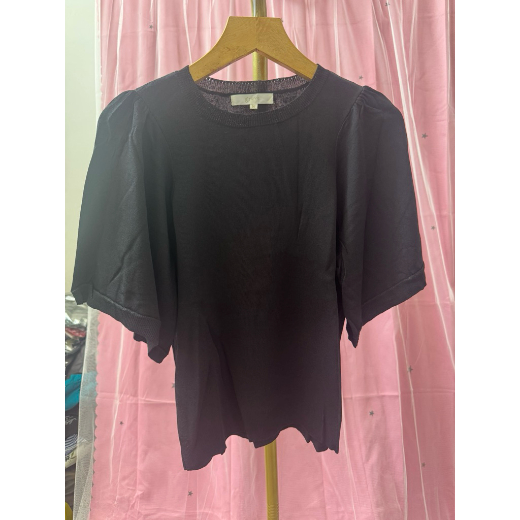 Atasan baju wanita warna hitam grove brand zise M. 49