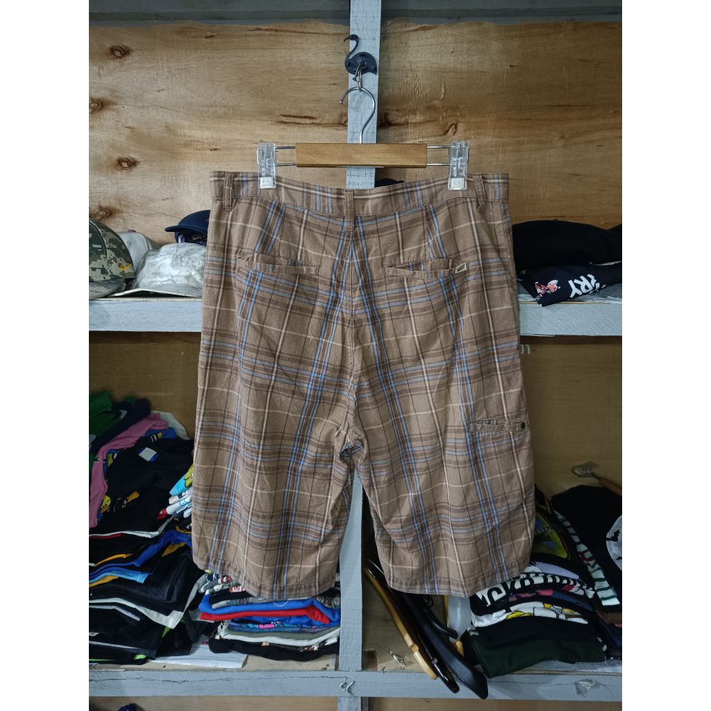 Celana pendek Vans tartan