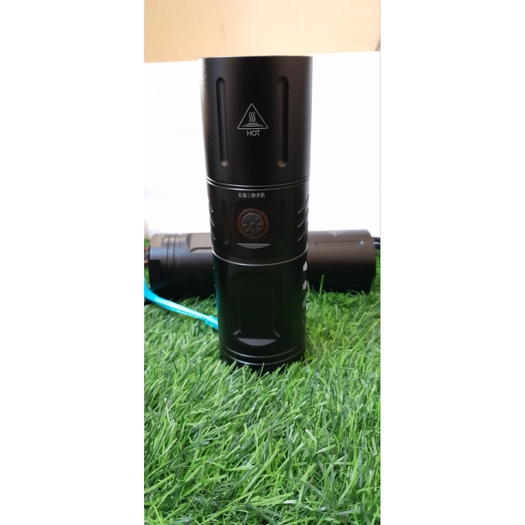Senter 2000lumens Cahaya Mantap Stepdown lama.. Bentuk LED Hampir  Sprti LEYOYA