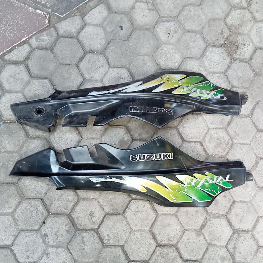Cover / Tutup Body Belakang Set Original Copotan Motor Suzuki RC 110 Crystal