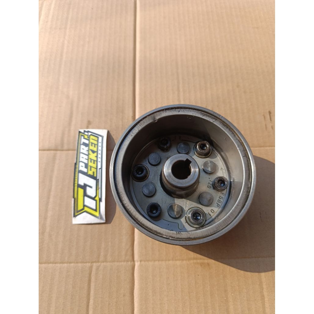 MAGNET ONE WAY SCORPIO Z 5BP ORIGINAL BEKAS