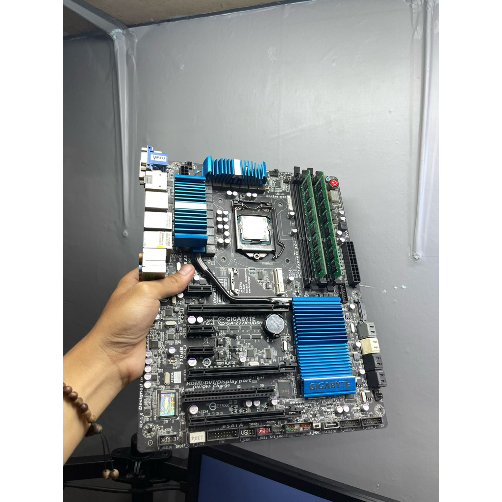 Paketan Mobo Gigabyte GA-Z77X-UD5H plus i7 3770 ram 16gb 8x2 vgen