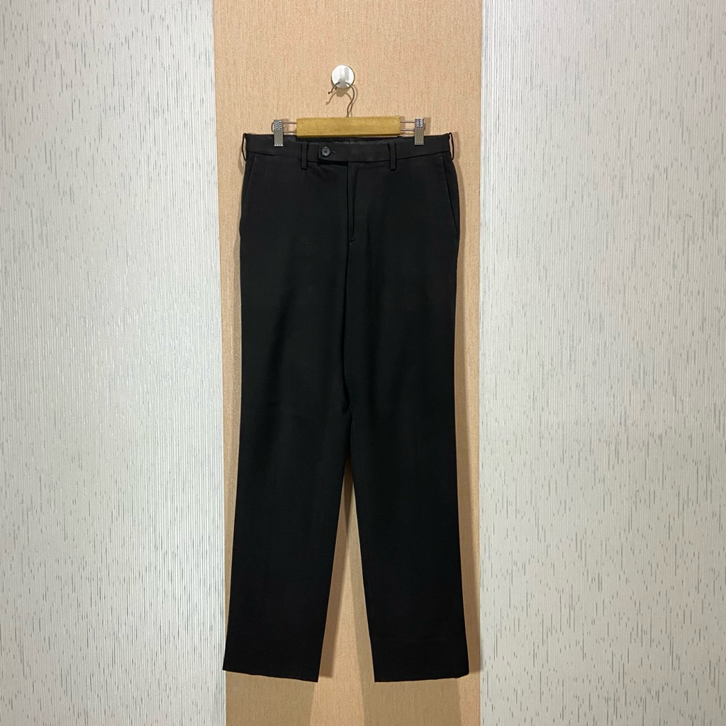 Work Pants UNIQLO Regular Fit / Celana Bahan Pria / JP478 / Size 29