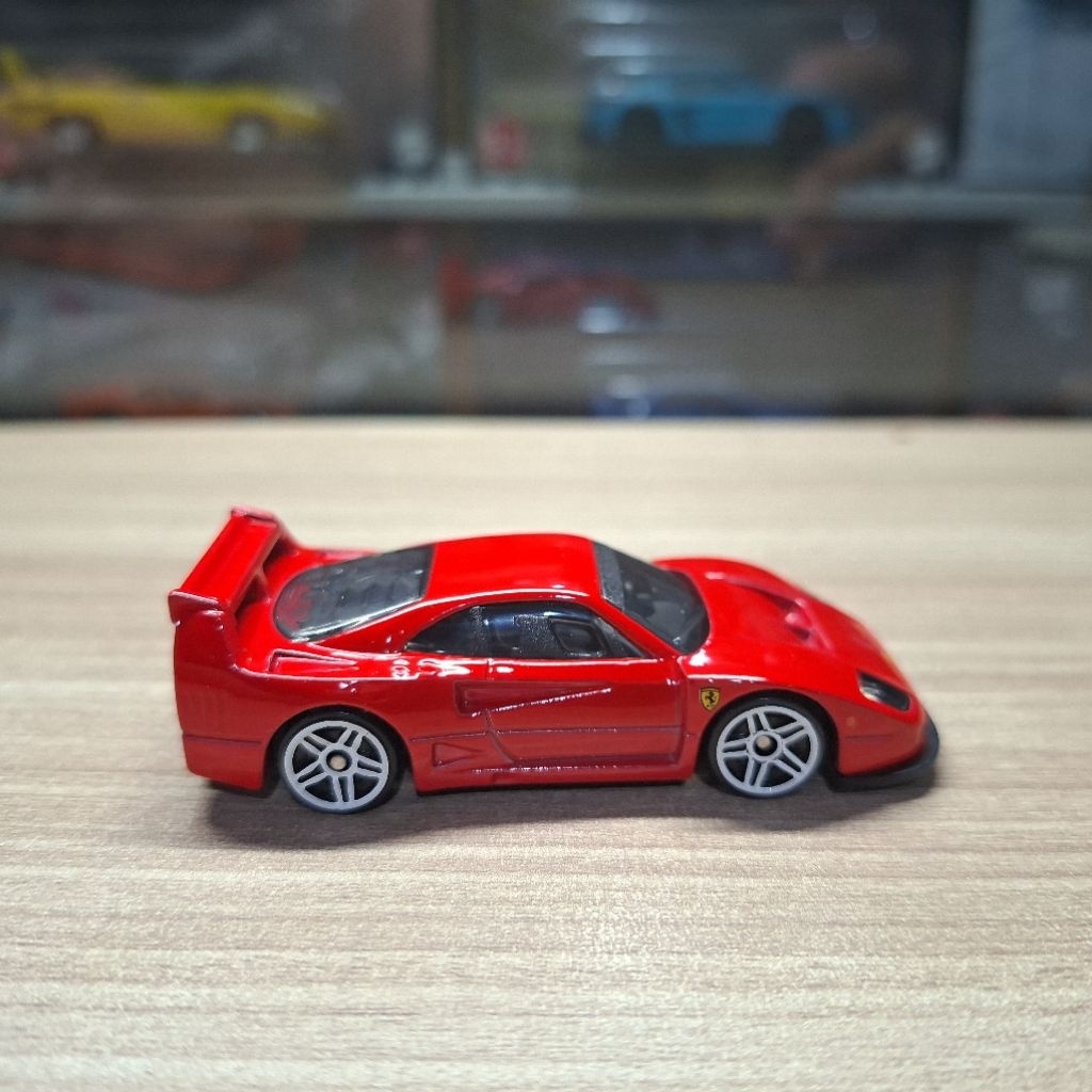 Hot Wheels Ferrari F40 Competizione New Loose From Gift Pack 5 2026 - Hotwheels Original - Mainan An