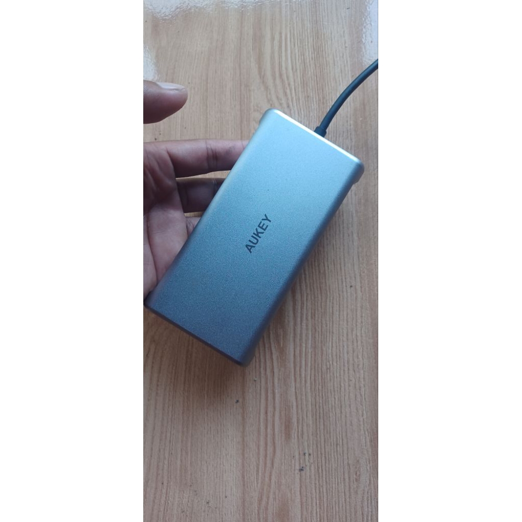 hub type c aukey corverter tipe c ada minus