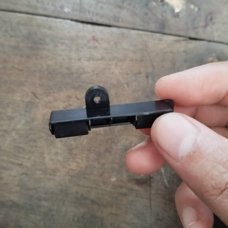 bracket briket plastik pengait HDD harddisk axioo zyrex sky LW1221BK