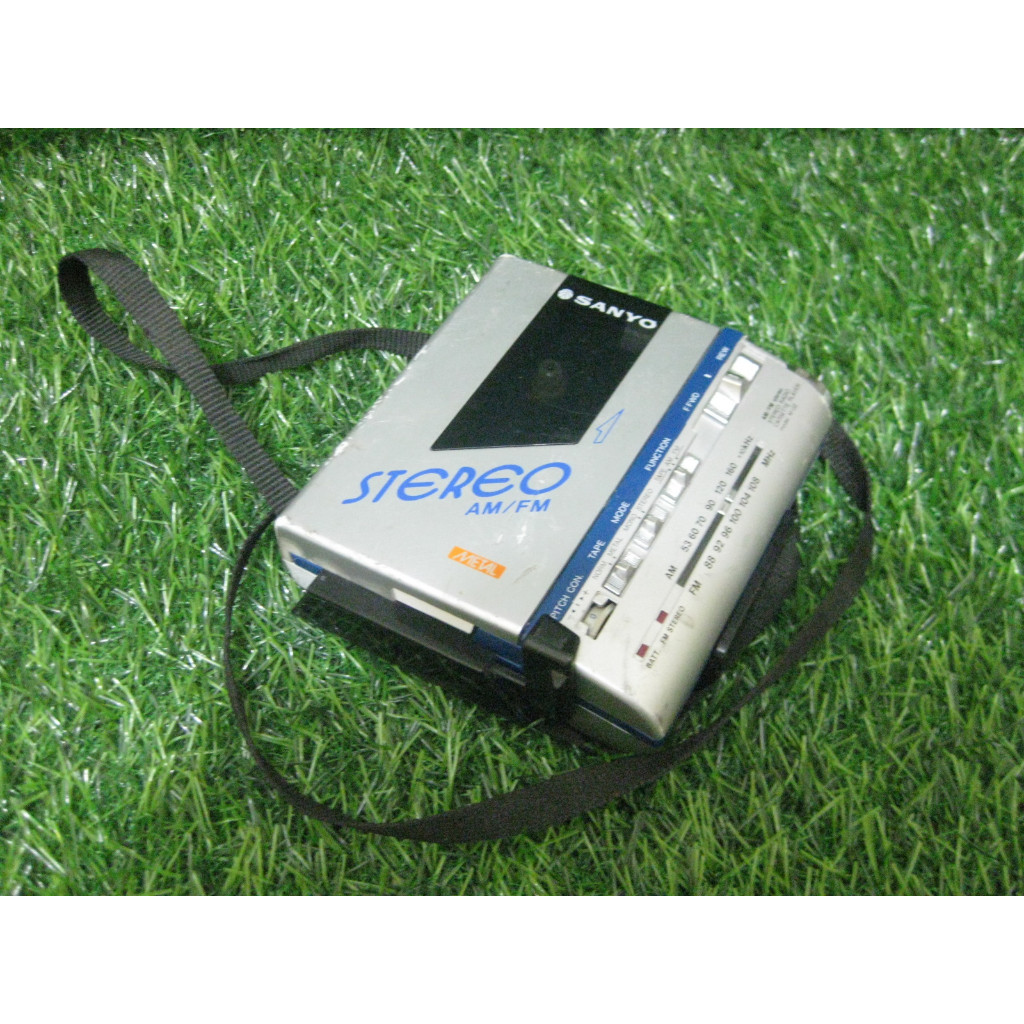 Walkman Sanyo MG-2 Pemutar Radio kaset Stereo 1