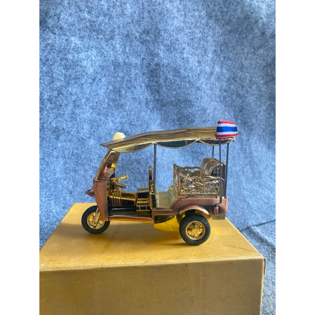 diecast taksi tuk-tuk Thailand warna emas