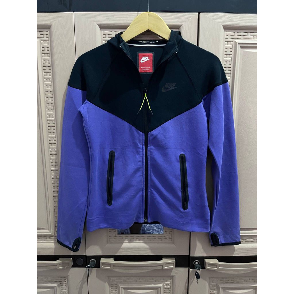 nike tech