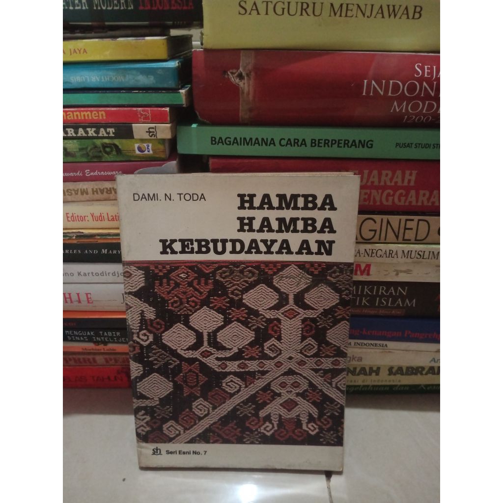 Hamba hamba Kebudayaan - Dami. N. Toda