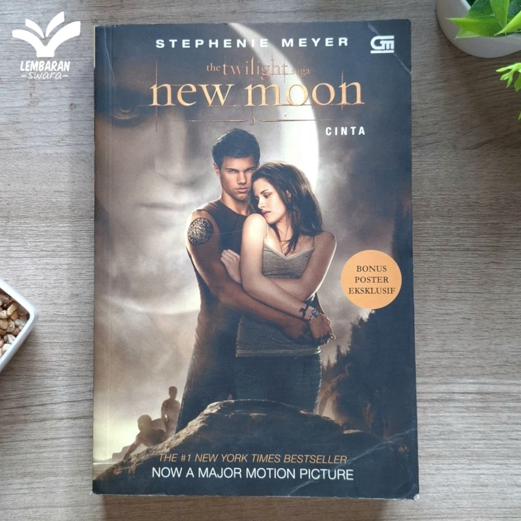 Novel The Twilight saga, New Moon - Stephenie Meyer (Preloved original)
