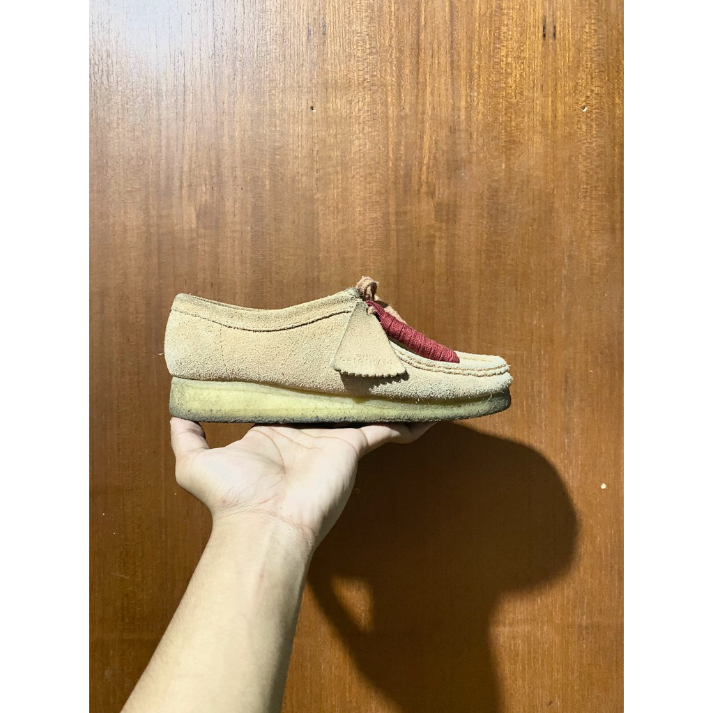 clarks wallabee maple