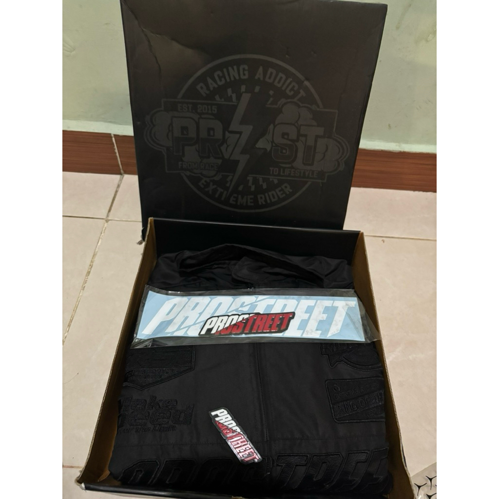 ProStreet Thunderbolt Black
